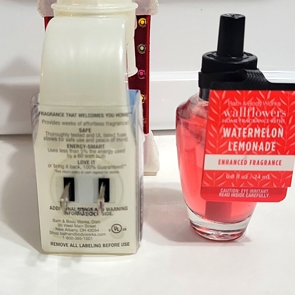 Bath & Body Works LETTERS TO SANTA MAIL Light Up Wallflower Plug-In Holder - NEW - Picture 2 of 4